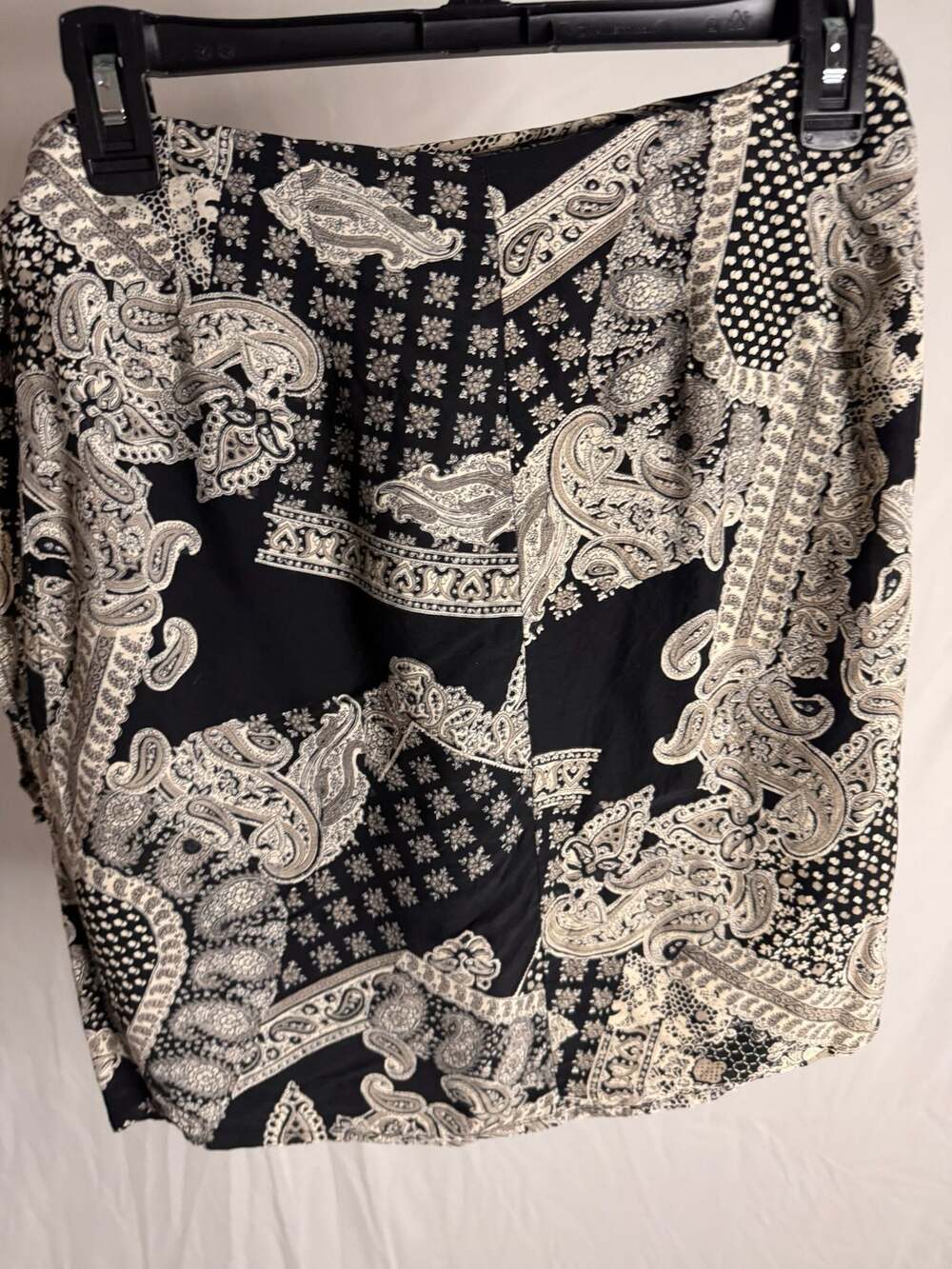 Vintage Alyn Paige Black and White Paisley Print Wrap Skirt Size 7 - Picture 3 of 4